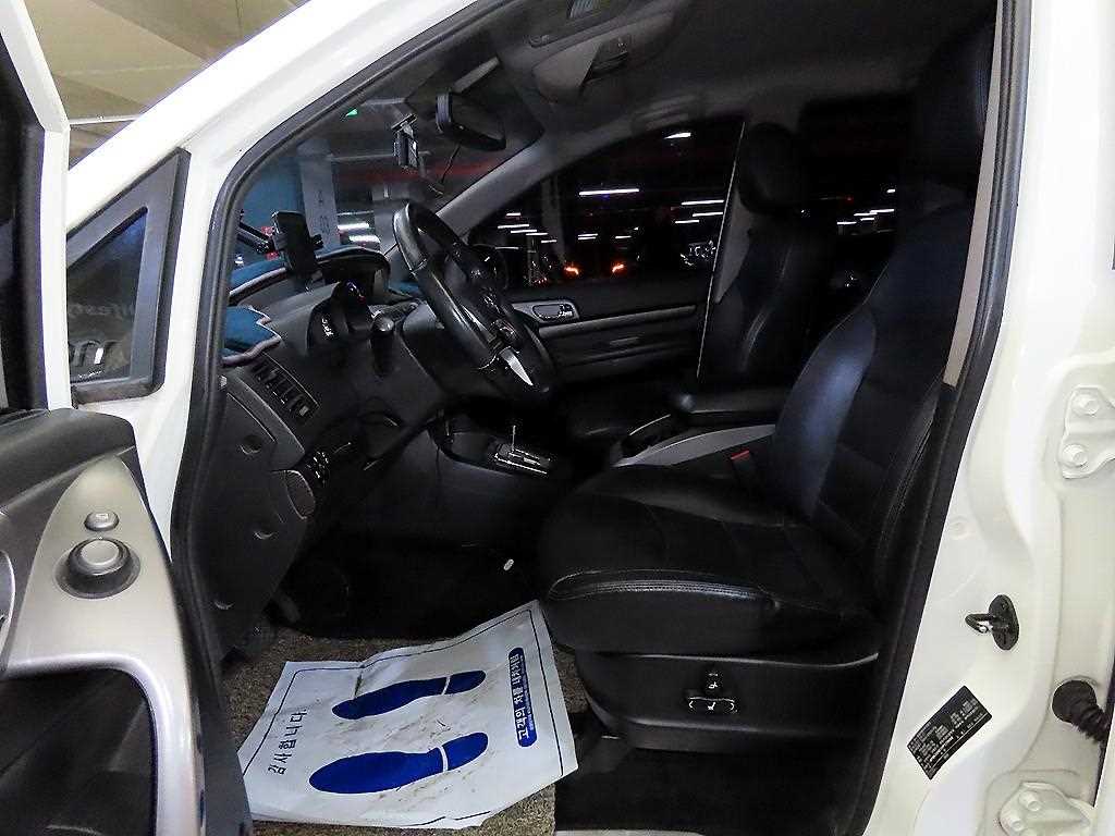 Ssangyong Korando - Vista 6