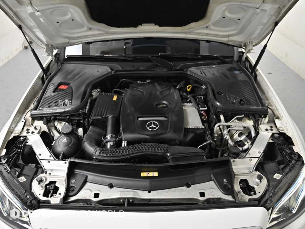 Mercedes Benz E class - Vista 7