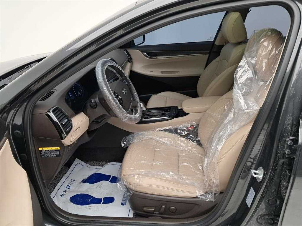 HYUNDAI Grandeur - Vista 11