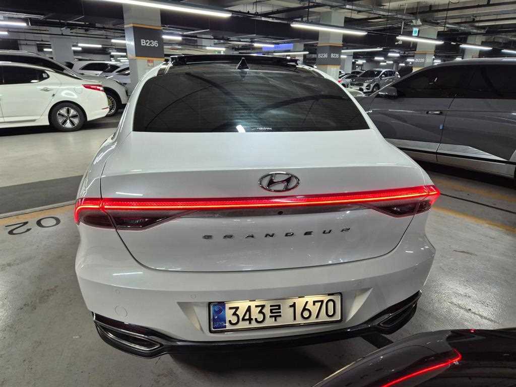 HYUNDAI Grandeur - Vista 4
