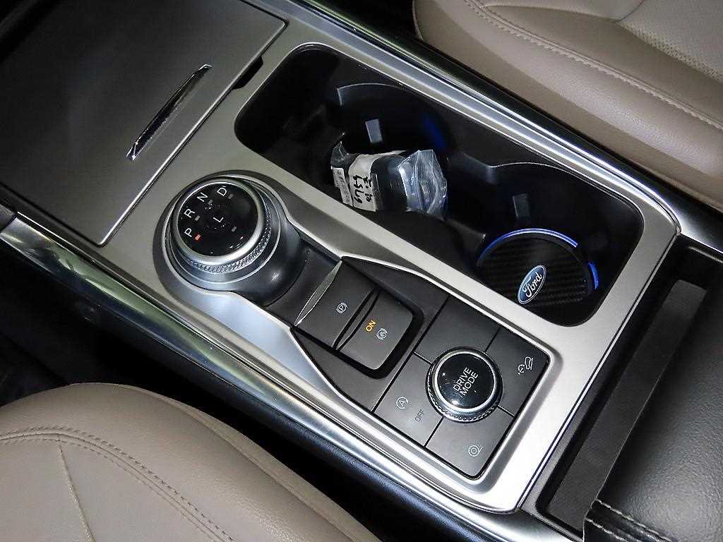 Ford Explorer - Vista 12