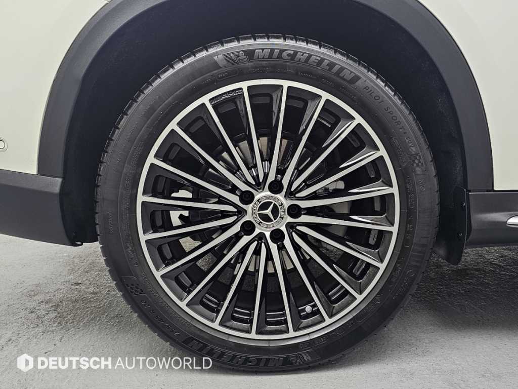 Mercedes Benz GLC Class - Vista 5