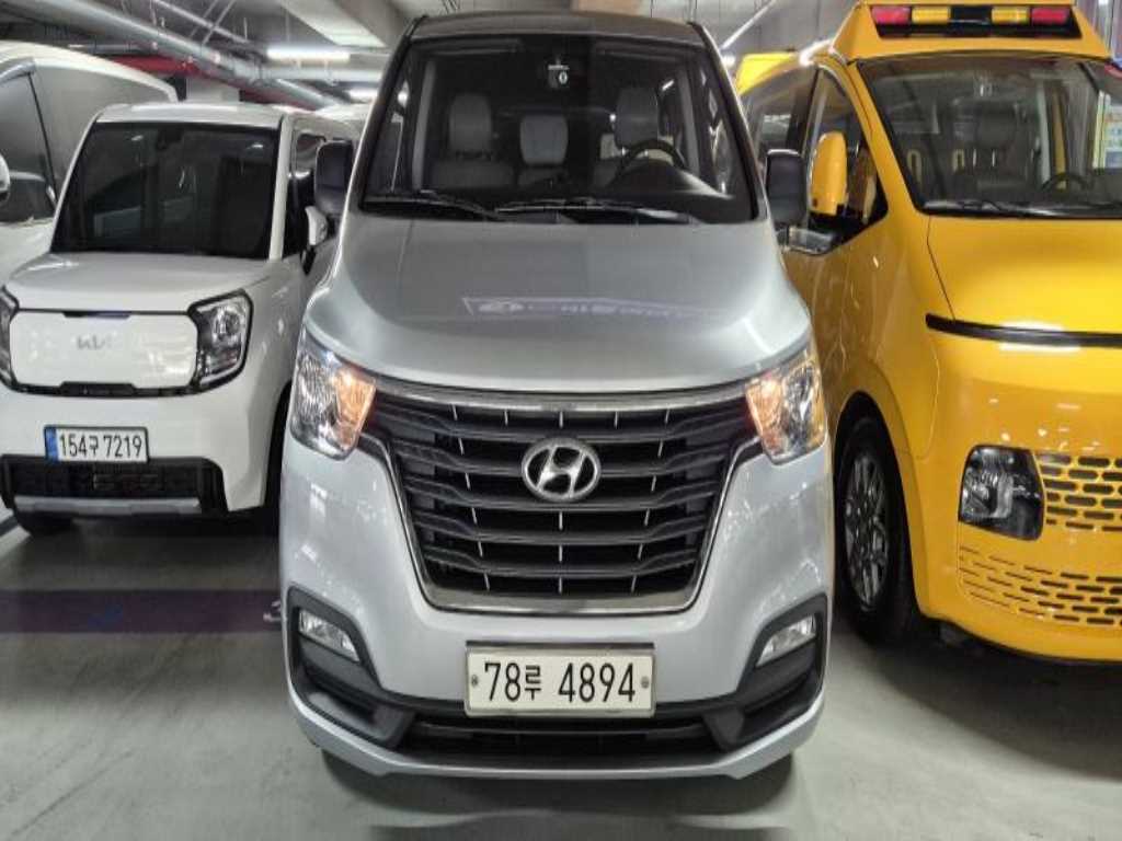 HYUNDAI Starex - Vista 8