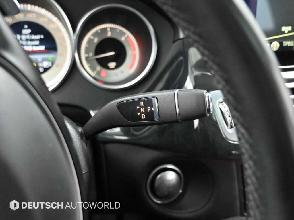 Mercedes Benz CLS Class - Vista 9