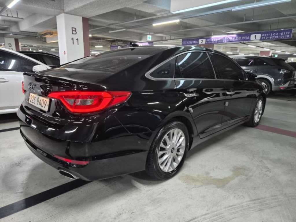 HYUNDAI Sonata - Vista 3