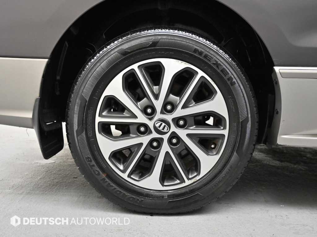 HYUNDAI Starex - Vista 5