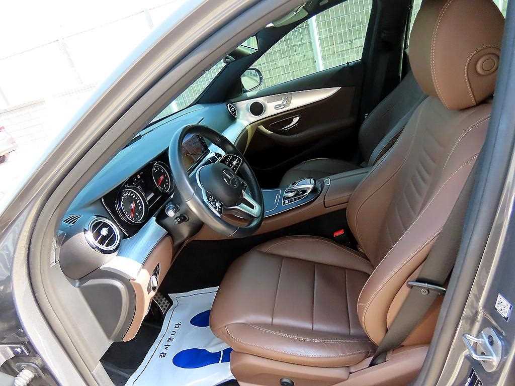 Mercedes Benz E class - Vista 5