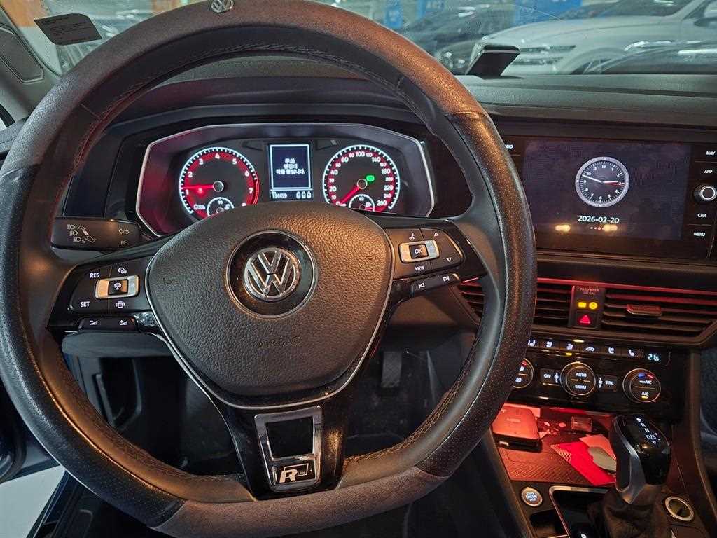 Volkswagen Jetta - Vista 8