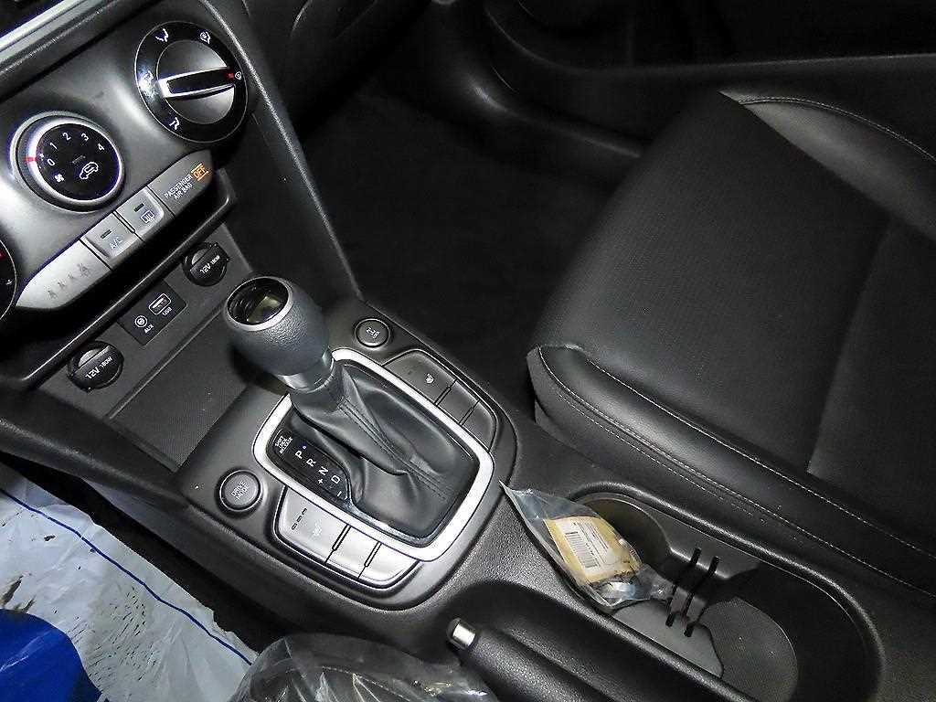 HYUNDAI Kona - Vista 12