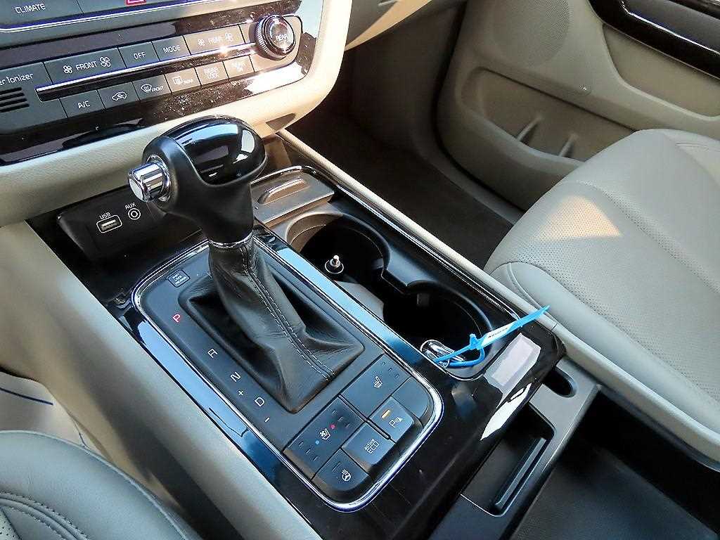 KIA Carnival - Vista 10