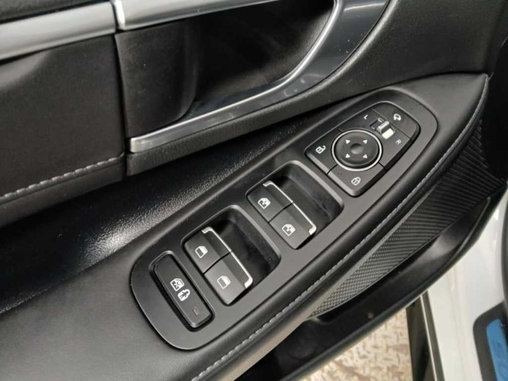 HYUNDAI Sonata - Vista 11