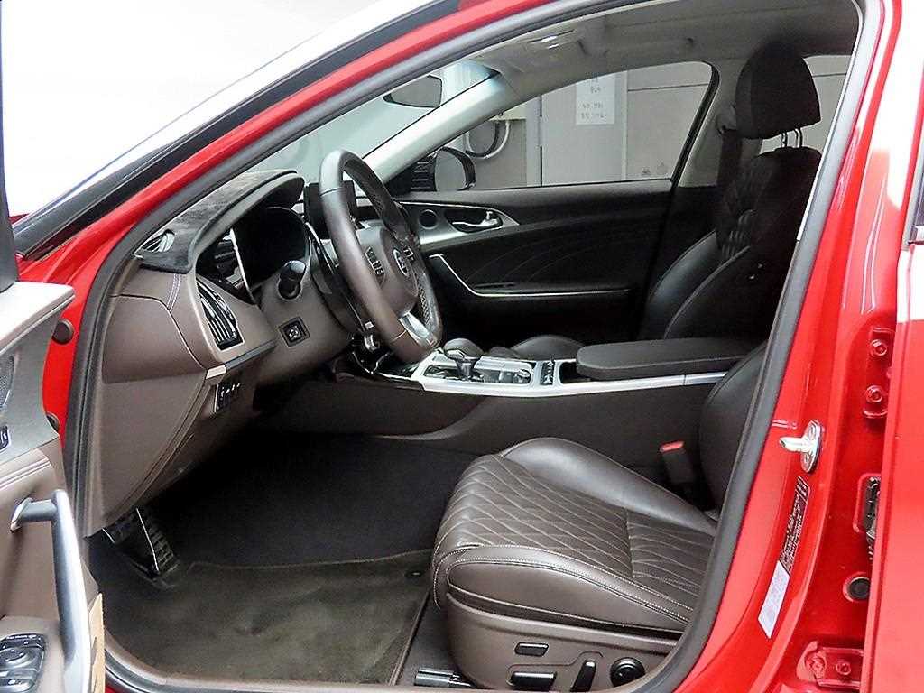 KIA Stinger - Vista 5