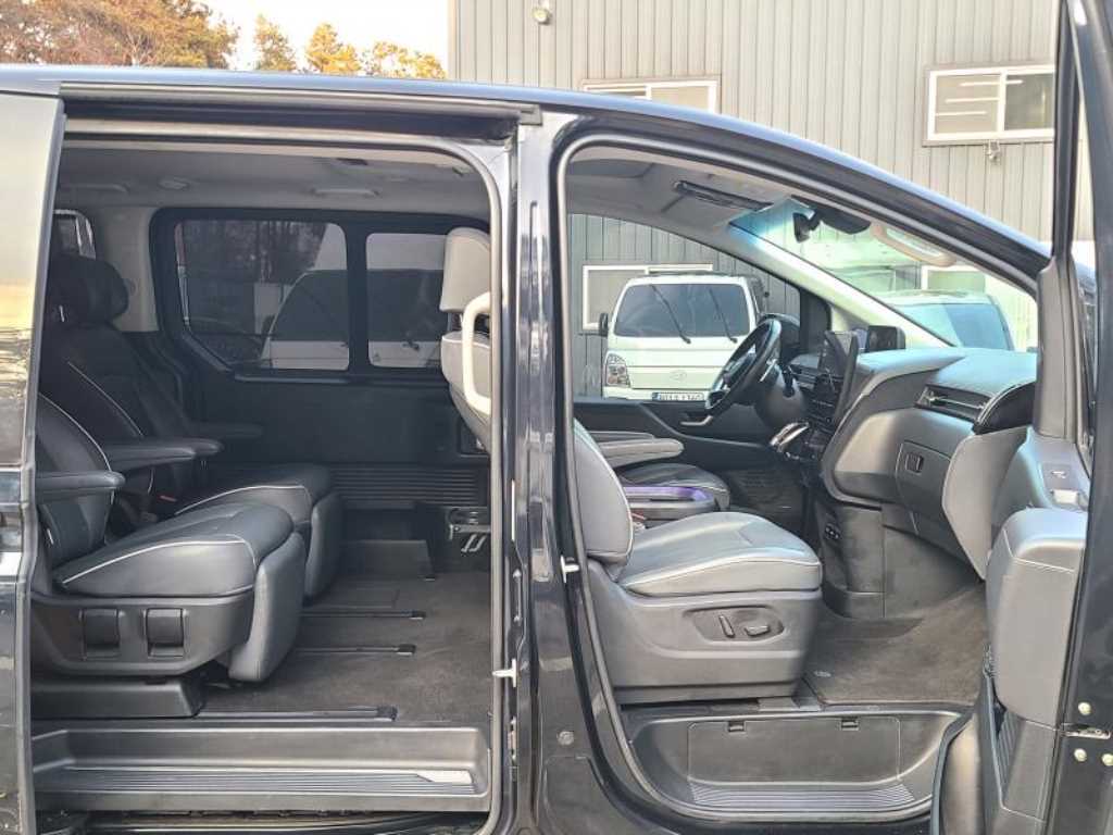 HYUNDAI Staria - Vista 6