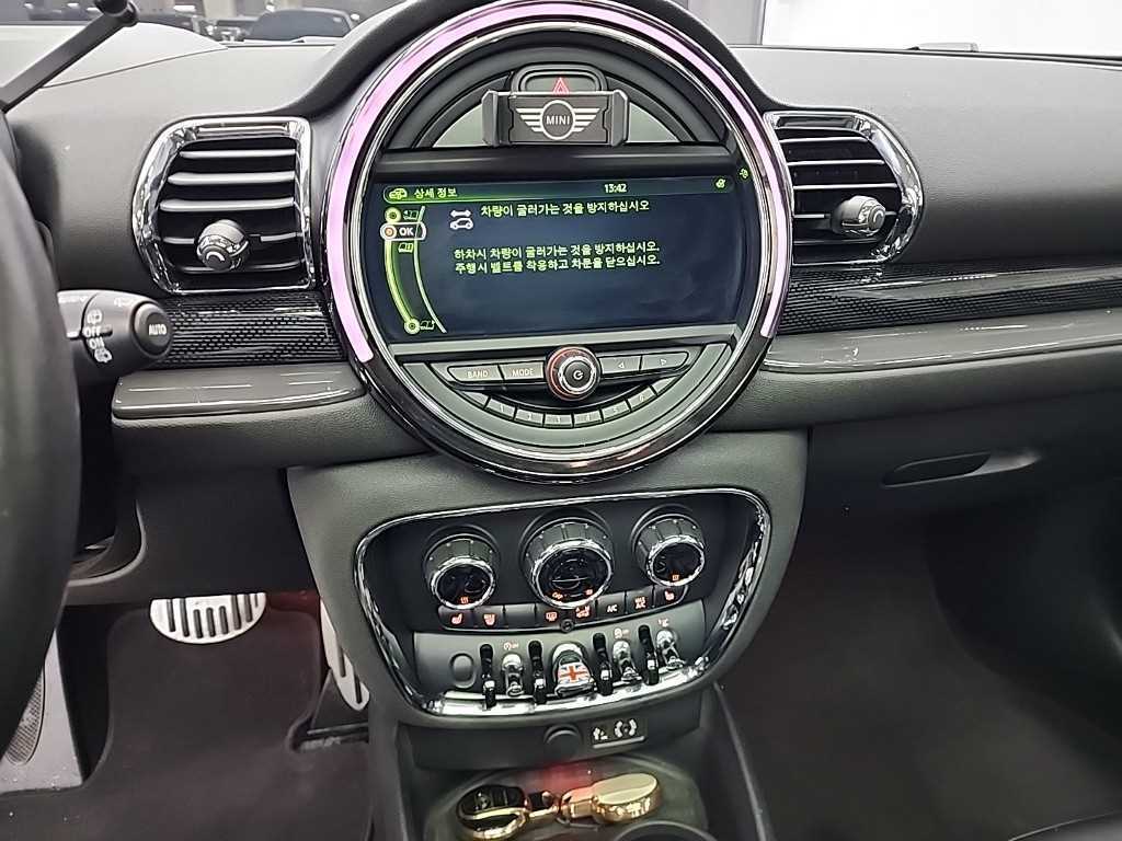 Mini Clubman - Vista 11