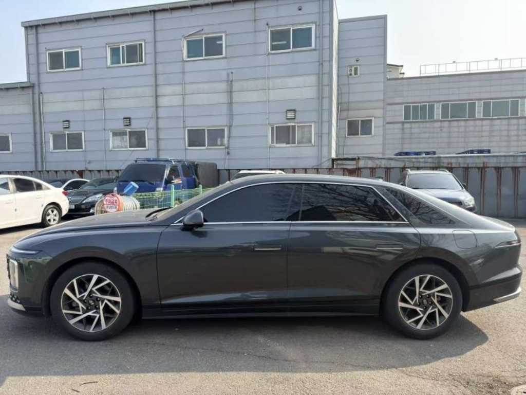 HYUNDAI Grandeur - Vista 2