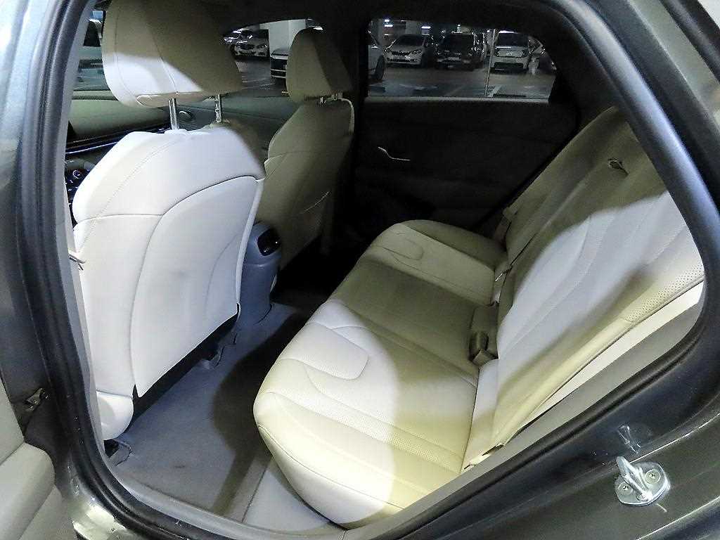 HYUNDAI Avante - Vista 7