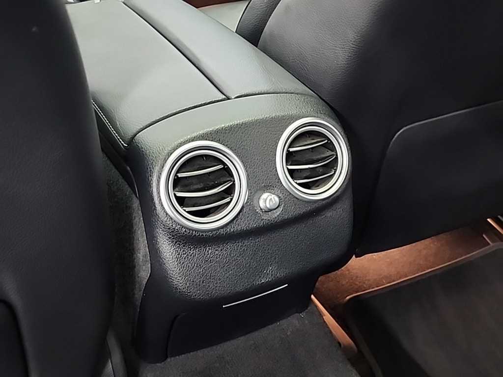 Mercedes Benz E class - Vista 12