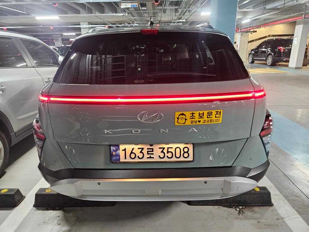 HYUNDAI Kona - Vista 4