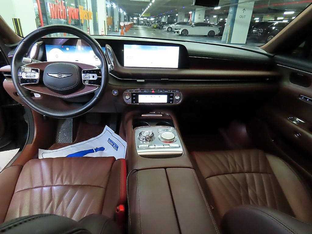 Genesis G90 - Vista 10