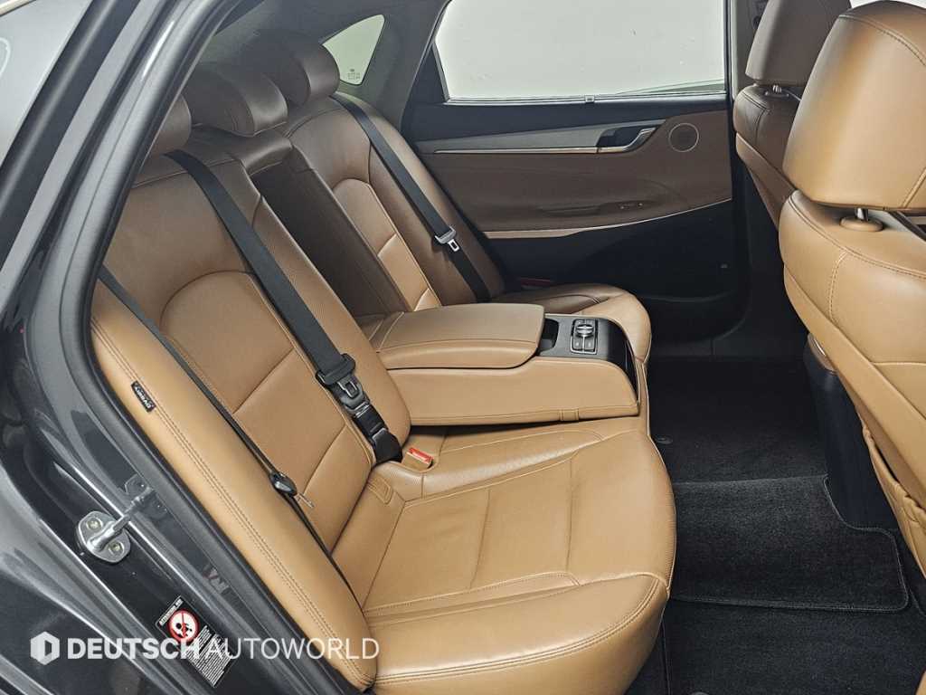 HYUNDAI Grandeur - Vista 12