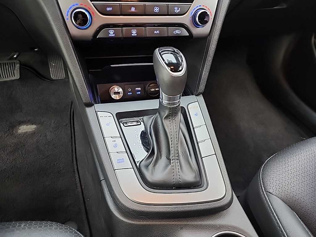 HYUNDAI Avante - Vista 7