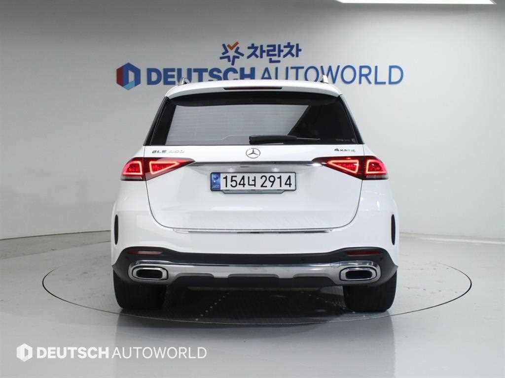 Mercedes Benz GLE Class - Vista 4