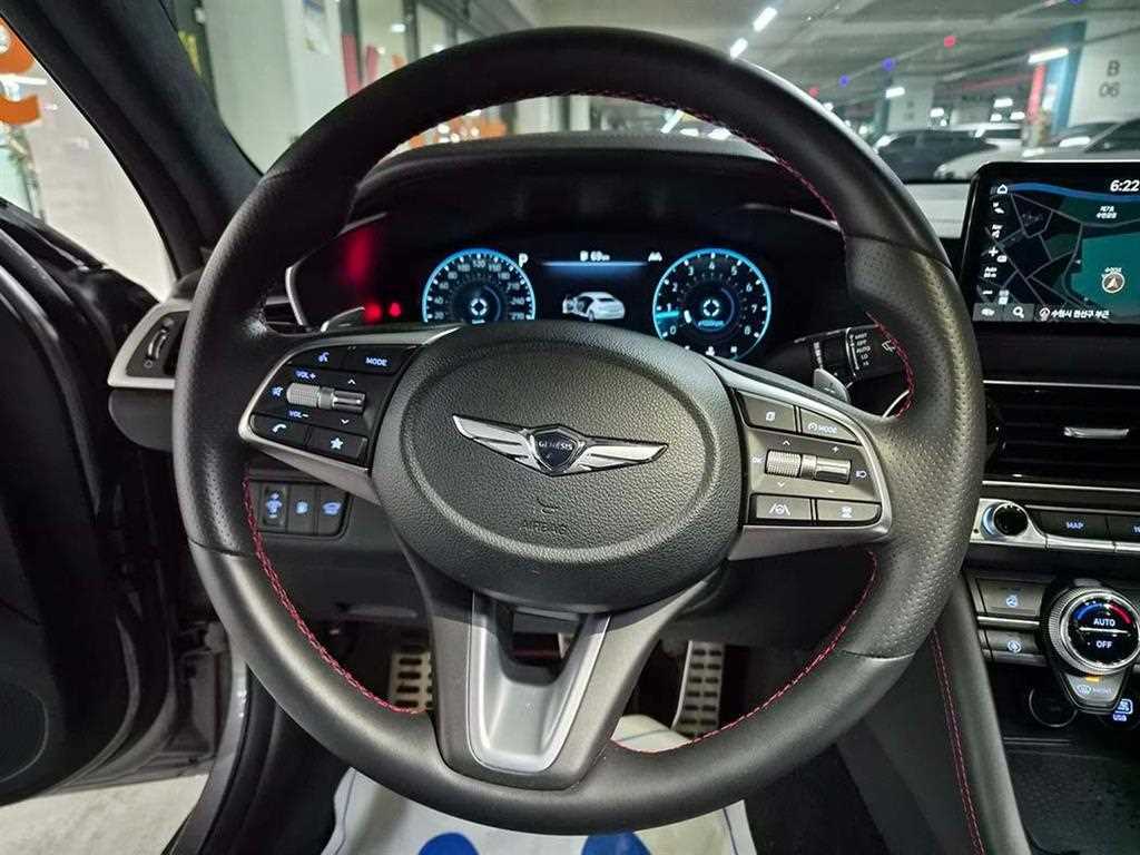 Genesis G70 - Vista 8