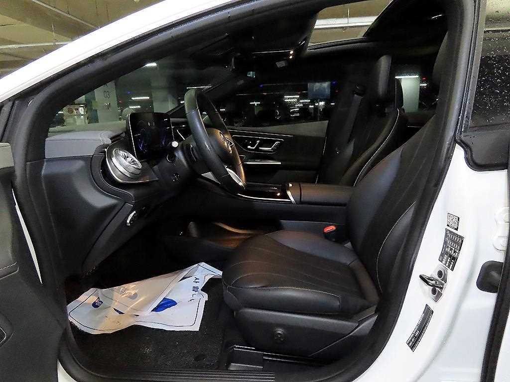 Mercedes Benz EQE - Vista 3