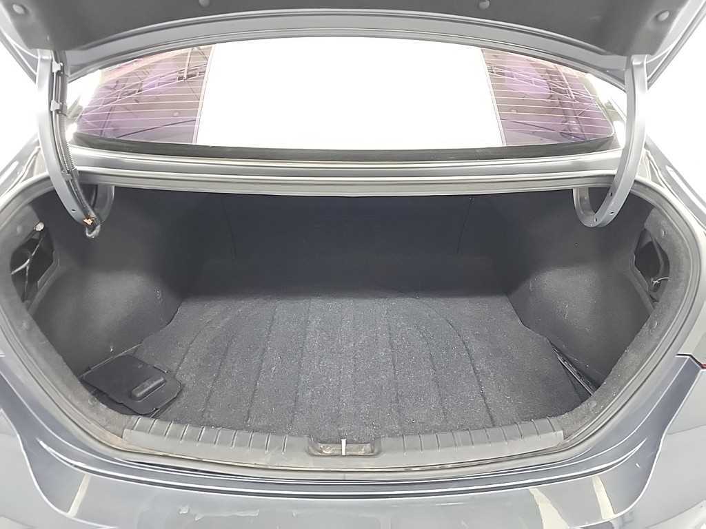 HYUNDAI Avante 2017 Gris - Importación desde Corea - HF Imports Iquique - Foto 17