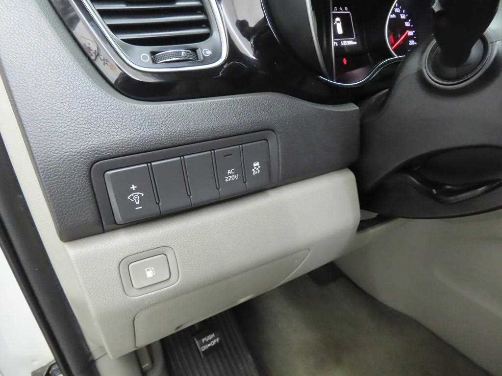 KIA Carnival - Vista 10