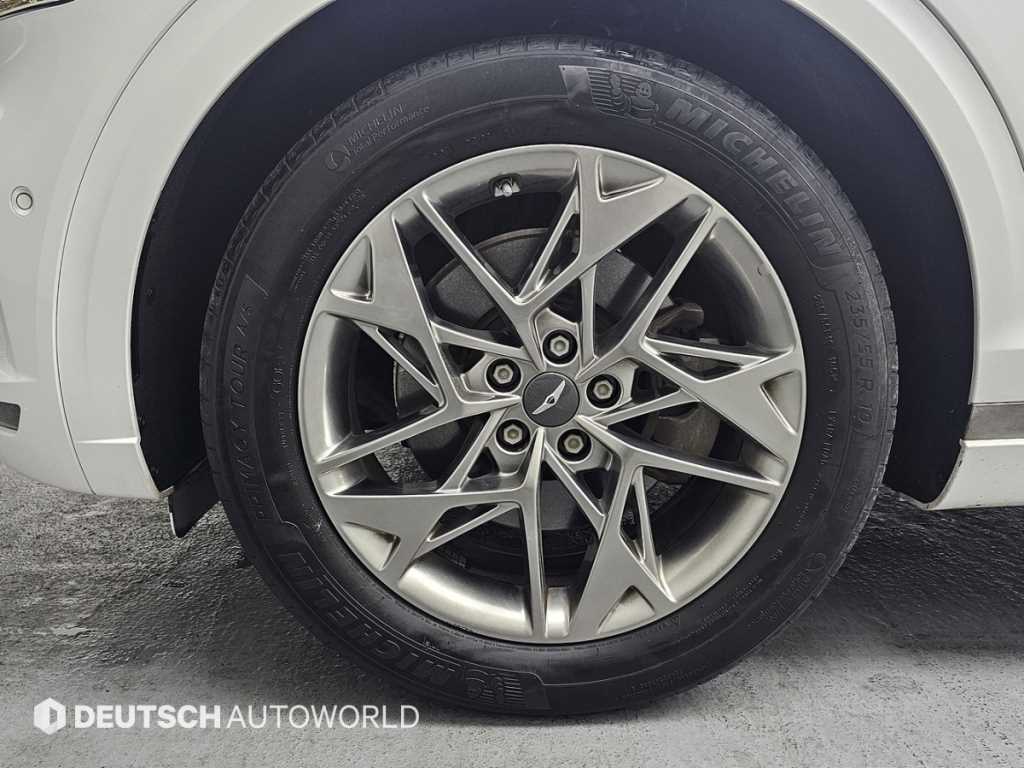 Genesis GV70 - Vista 5