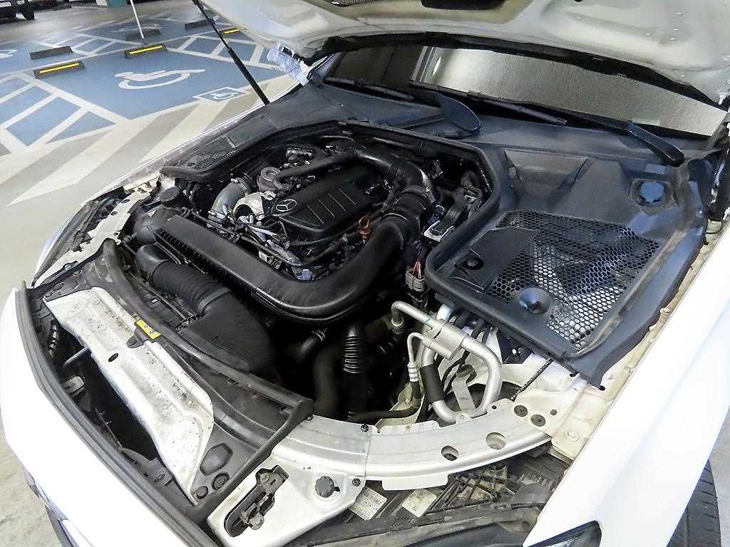 Mercedes Benz C Class 2018 Blanco - Importación desde Corea - HF Imports Iquique - Foto 18