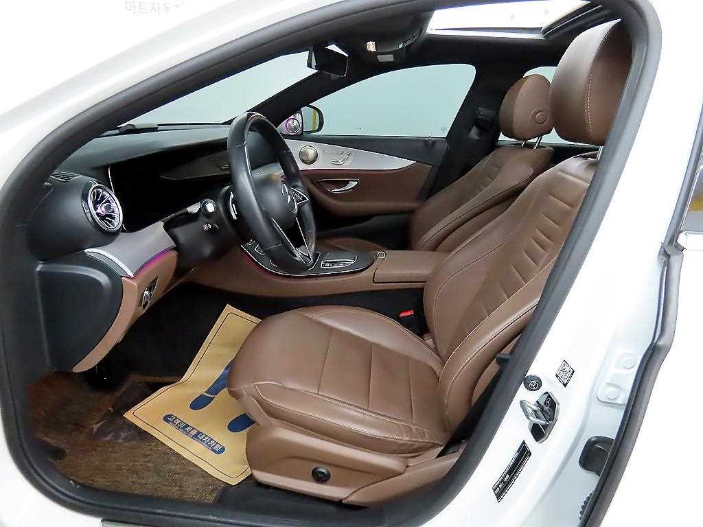 Mercedes Benz E class - Vista 5