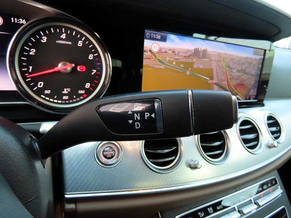 Mercedes Benz E class - Vista 10