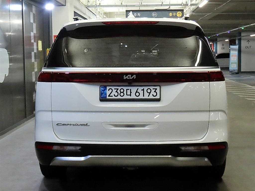 KIA Carnival - Vista 5