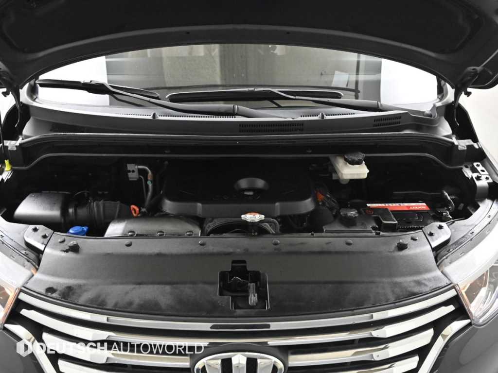 HYUNDAI Starex - Vista 6