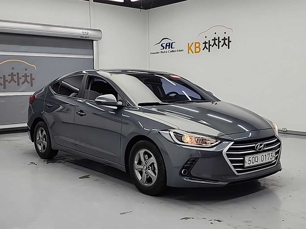 HYUNDAI Avante - Vista 4