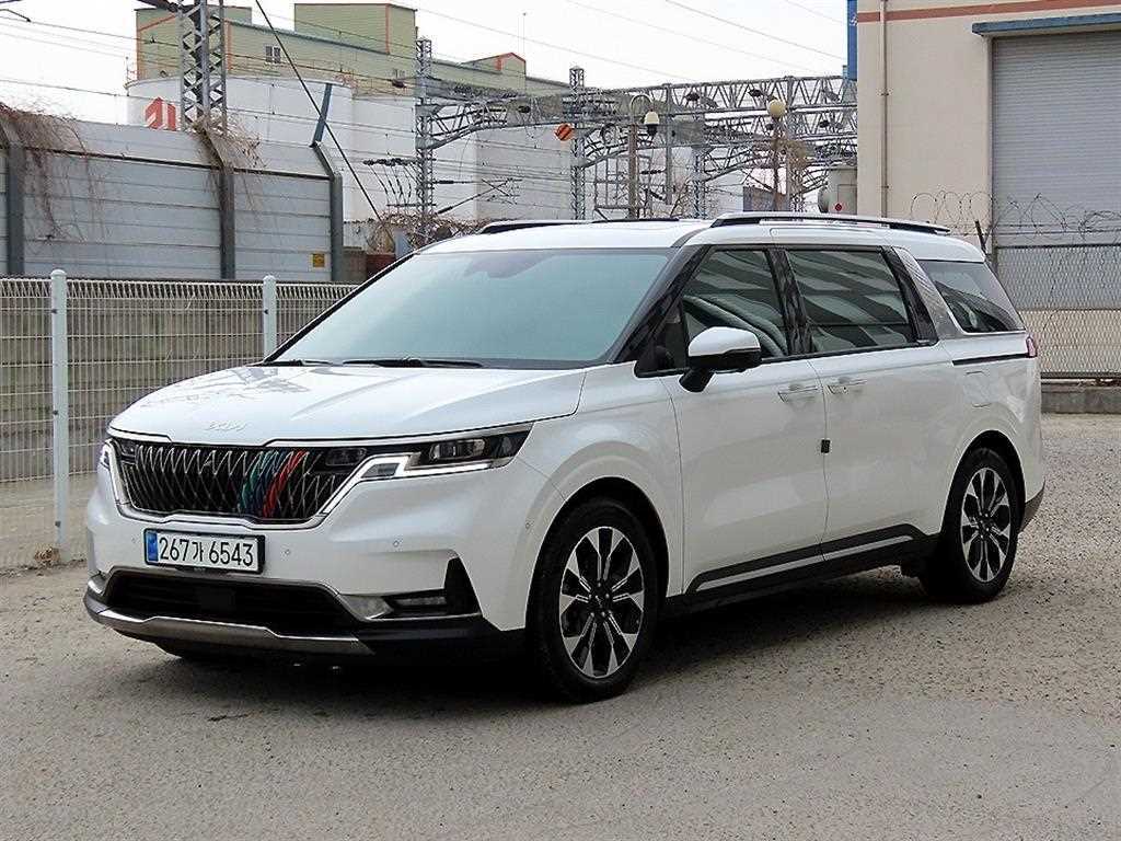 KIA Carnival - Vista 2
