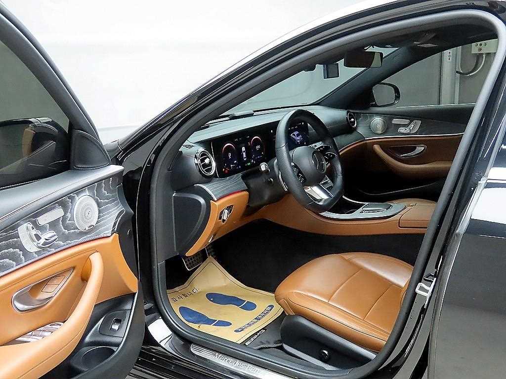 Mercedes Benz E class - Vista 5