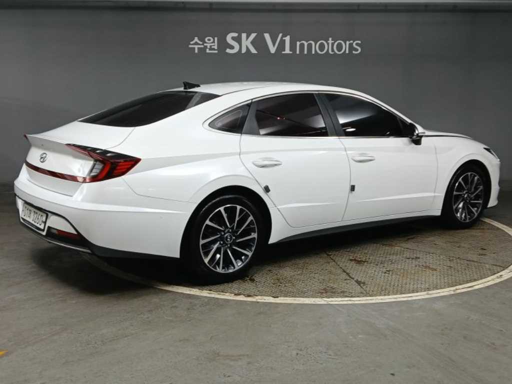 HYUNDAI Sonata - Vista 4