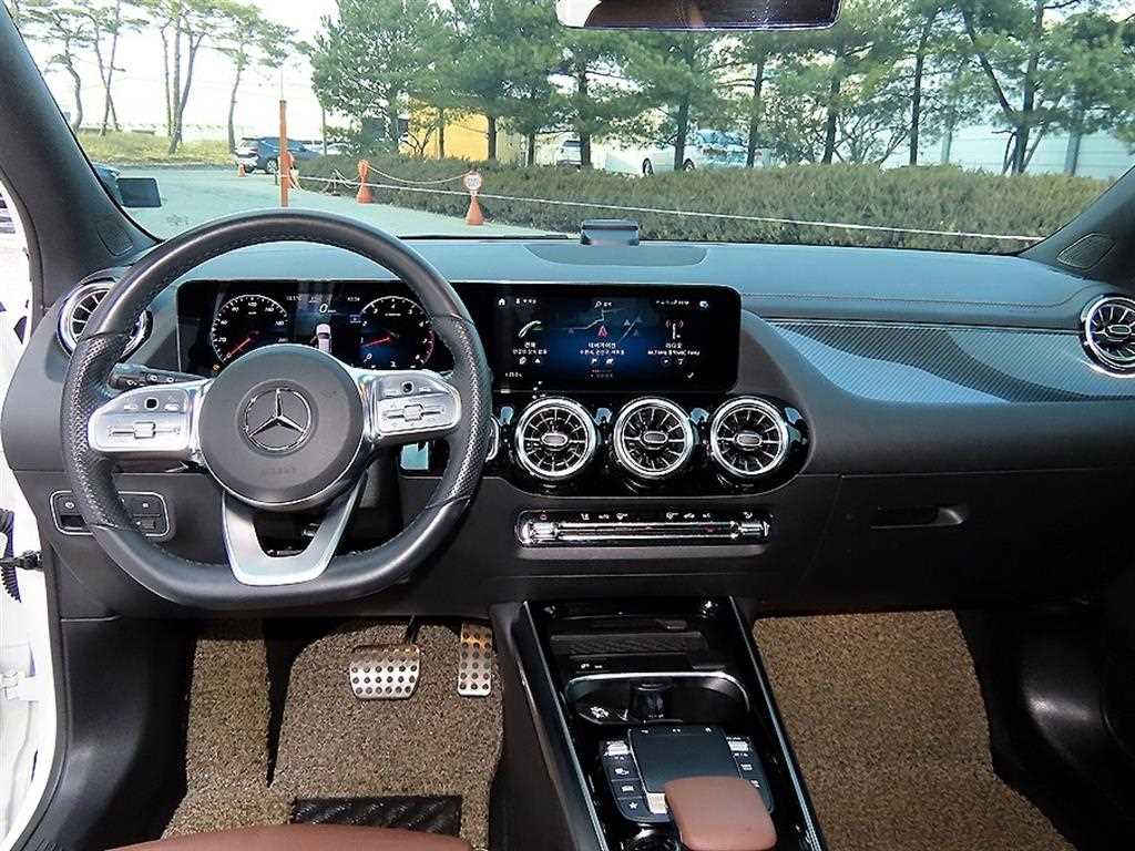 Mercedes Benz GLA Class - Vista 7