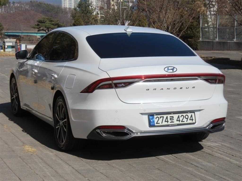 HYUNDAI Grandeur - Vista 4