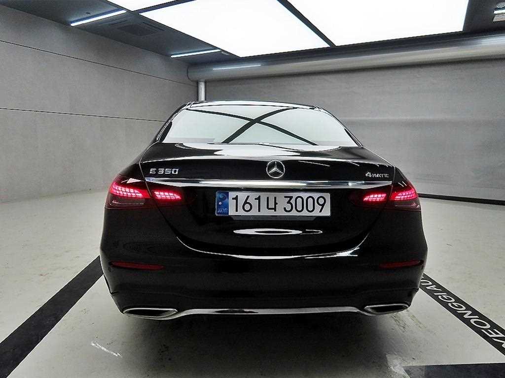 Mercedes Benz E class - Vista 3