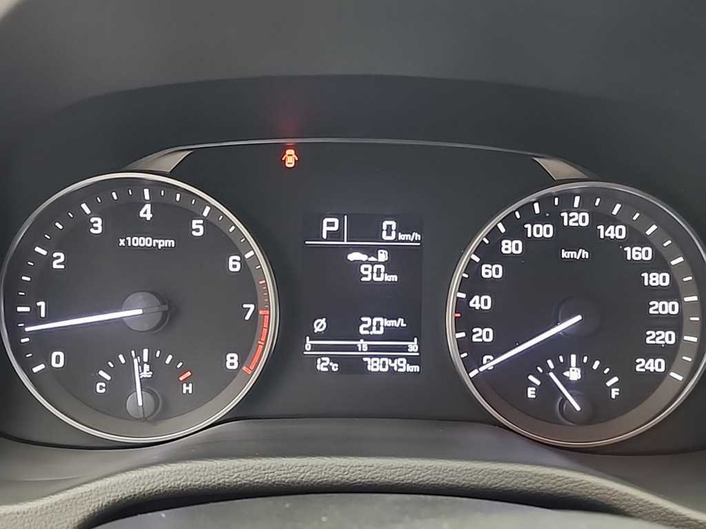 HYUNDAI Avante - Vista 6