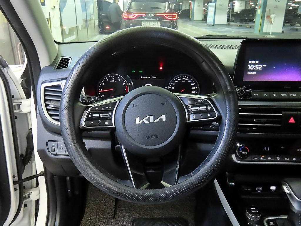 KIA Seltos - Vista 8
