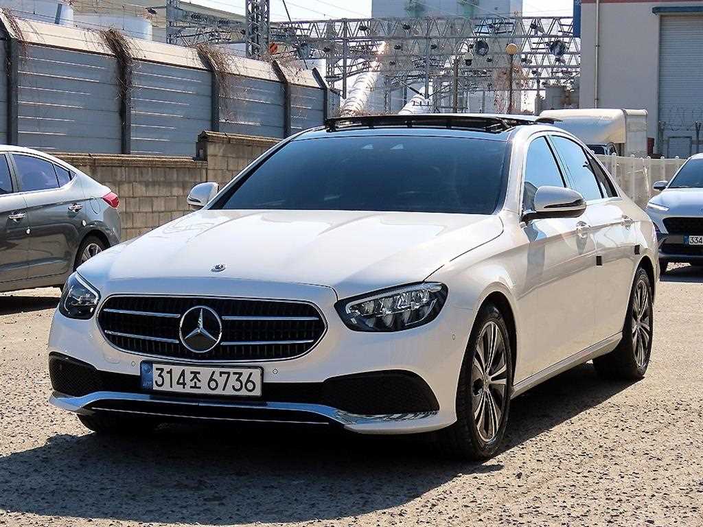 Mercedes Benz E class - Vista 2