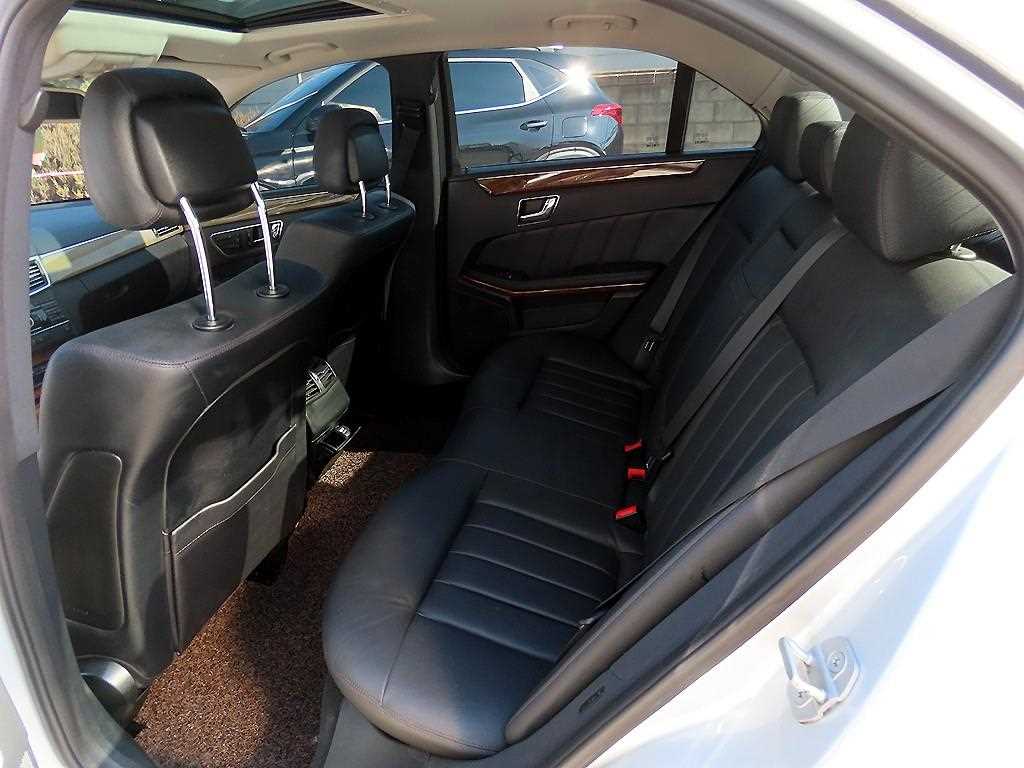 Mercedes Benz E class - Vista 6