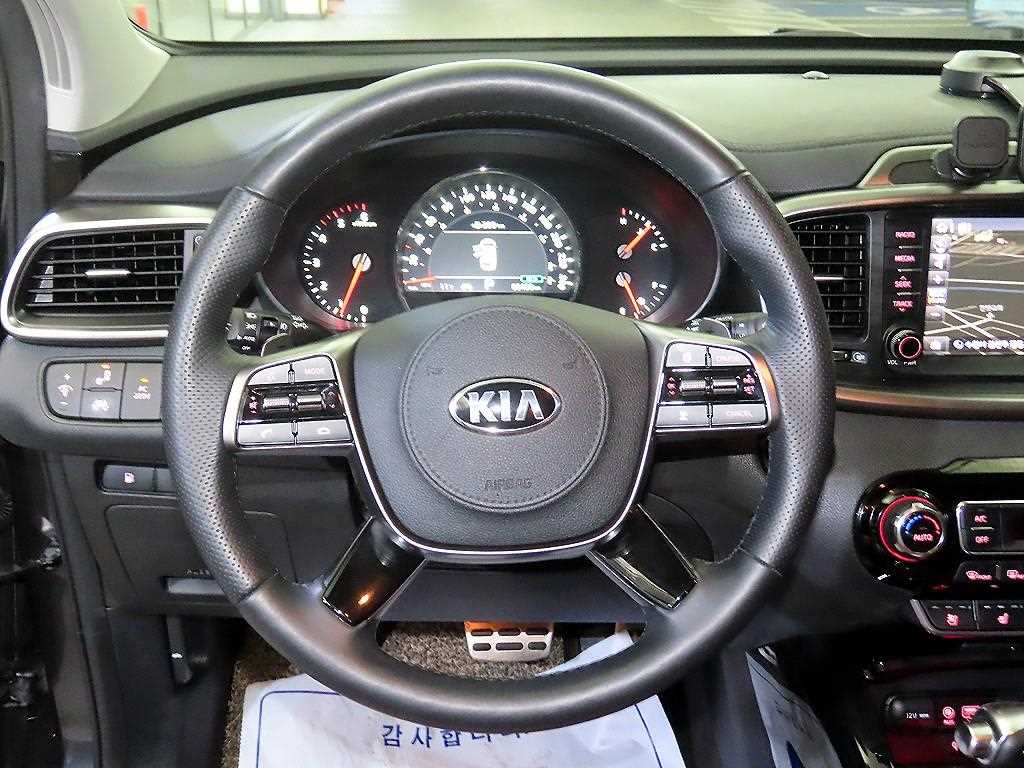 KIA Sorento - Vista 8
