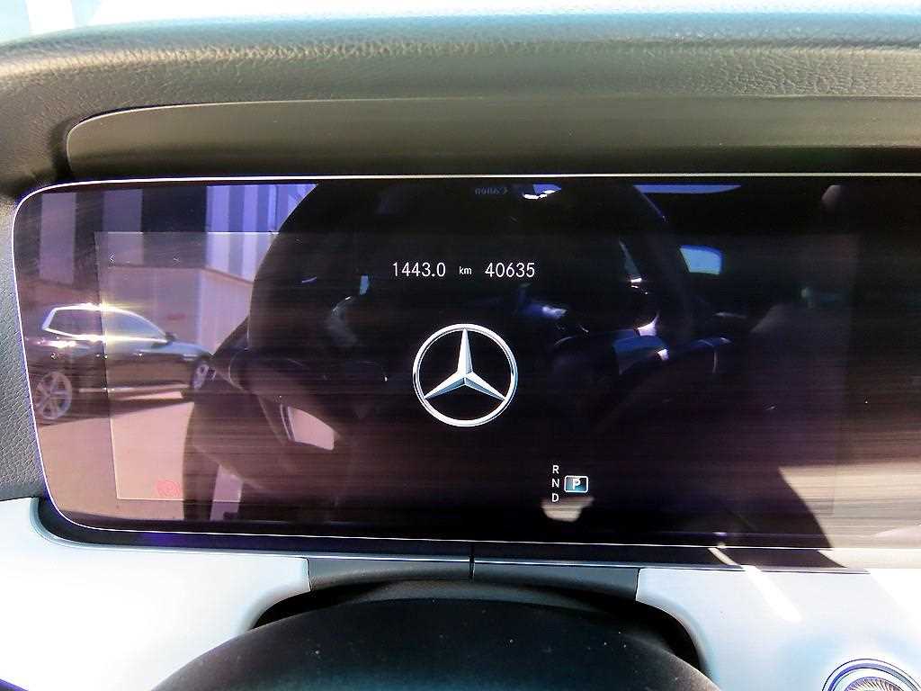 Mercedes Benz E class - Vista 9