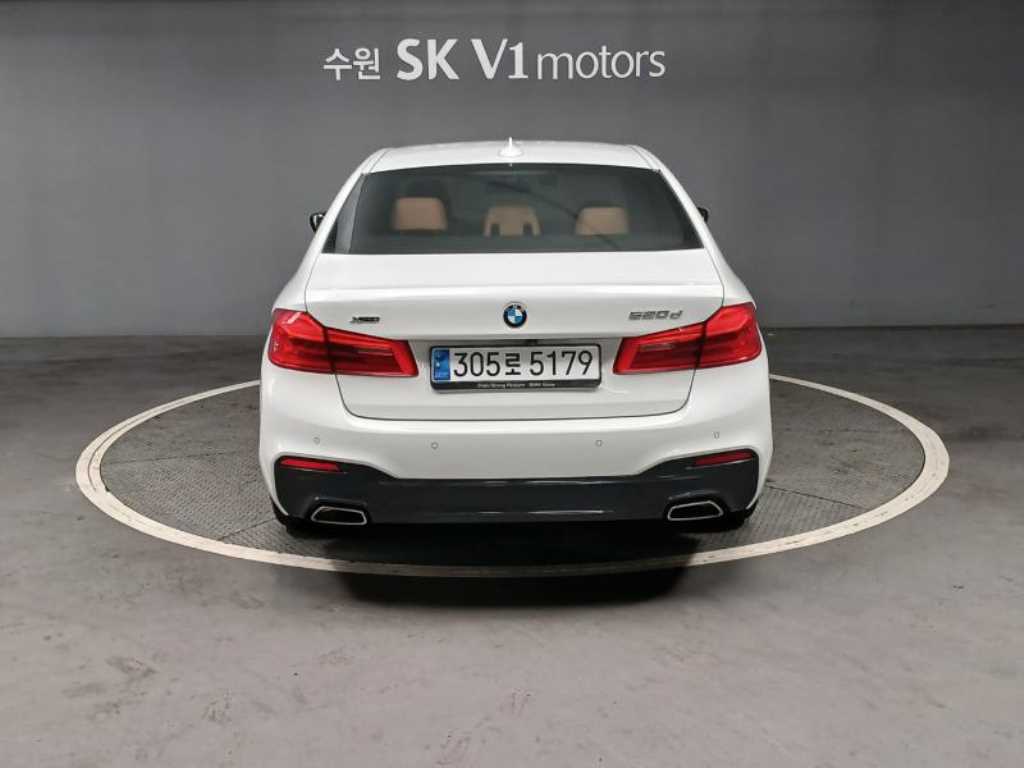 BMW 5 Series - Vista 4